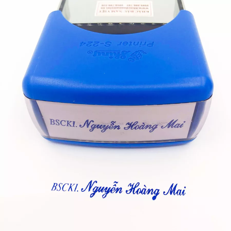 Khắc dấu tên bác sĩ